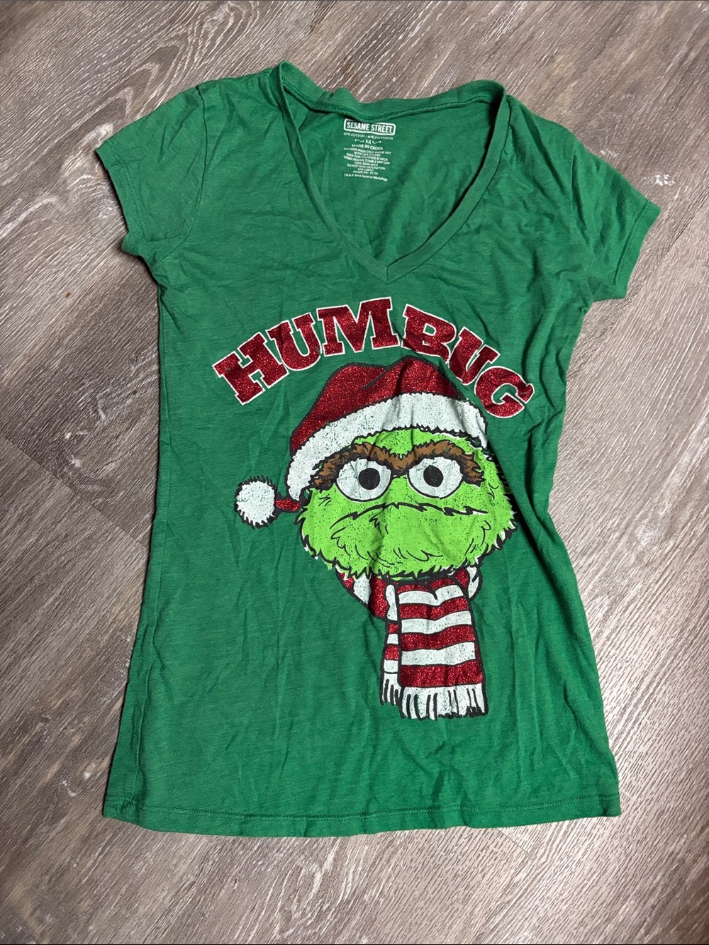 Sesame Street Green 'Humbug' V-Neck Tee with Red and White Accents